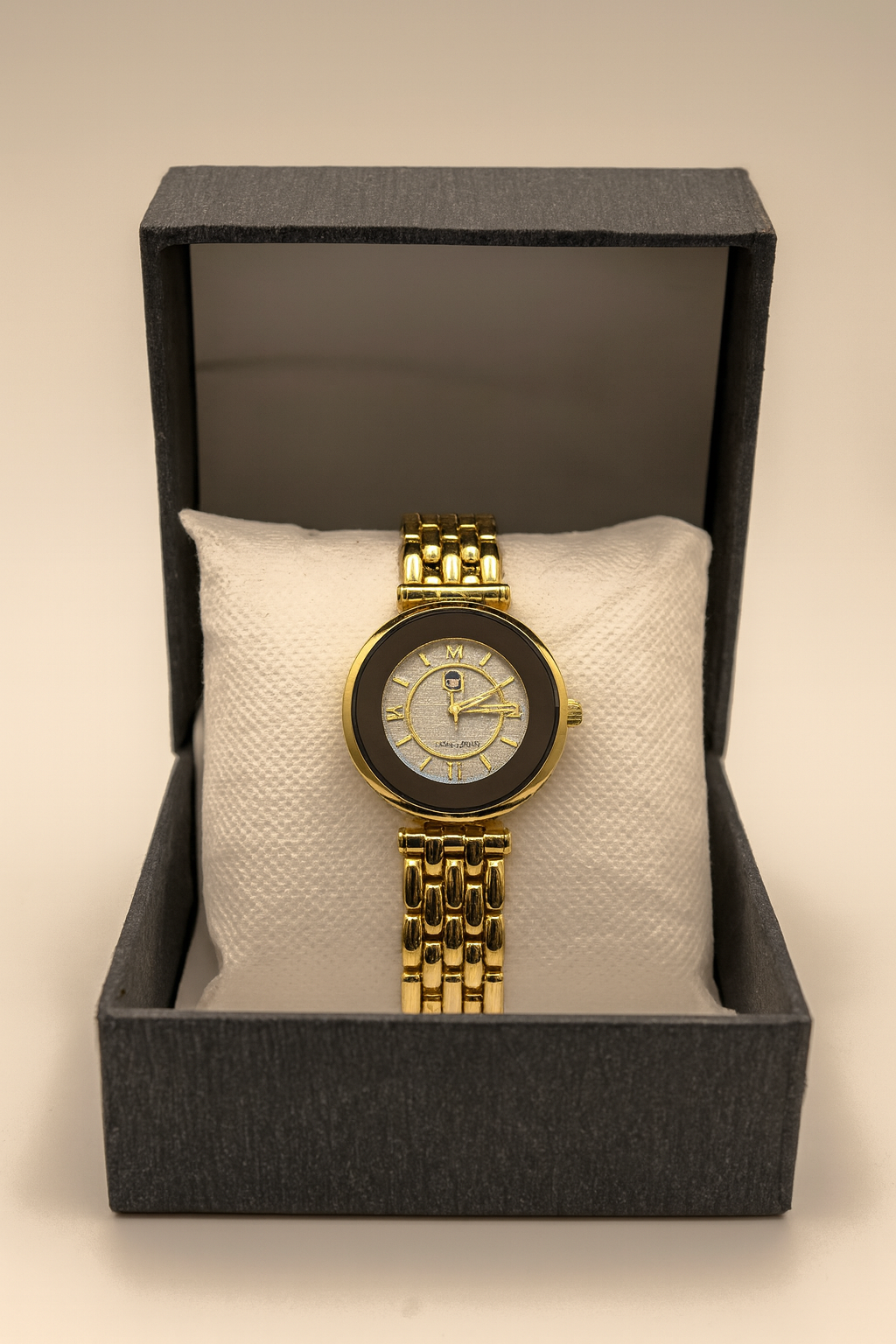 Elegant Gold-Tone Women’s Wristwatch